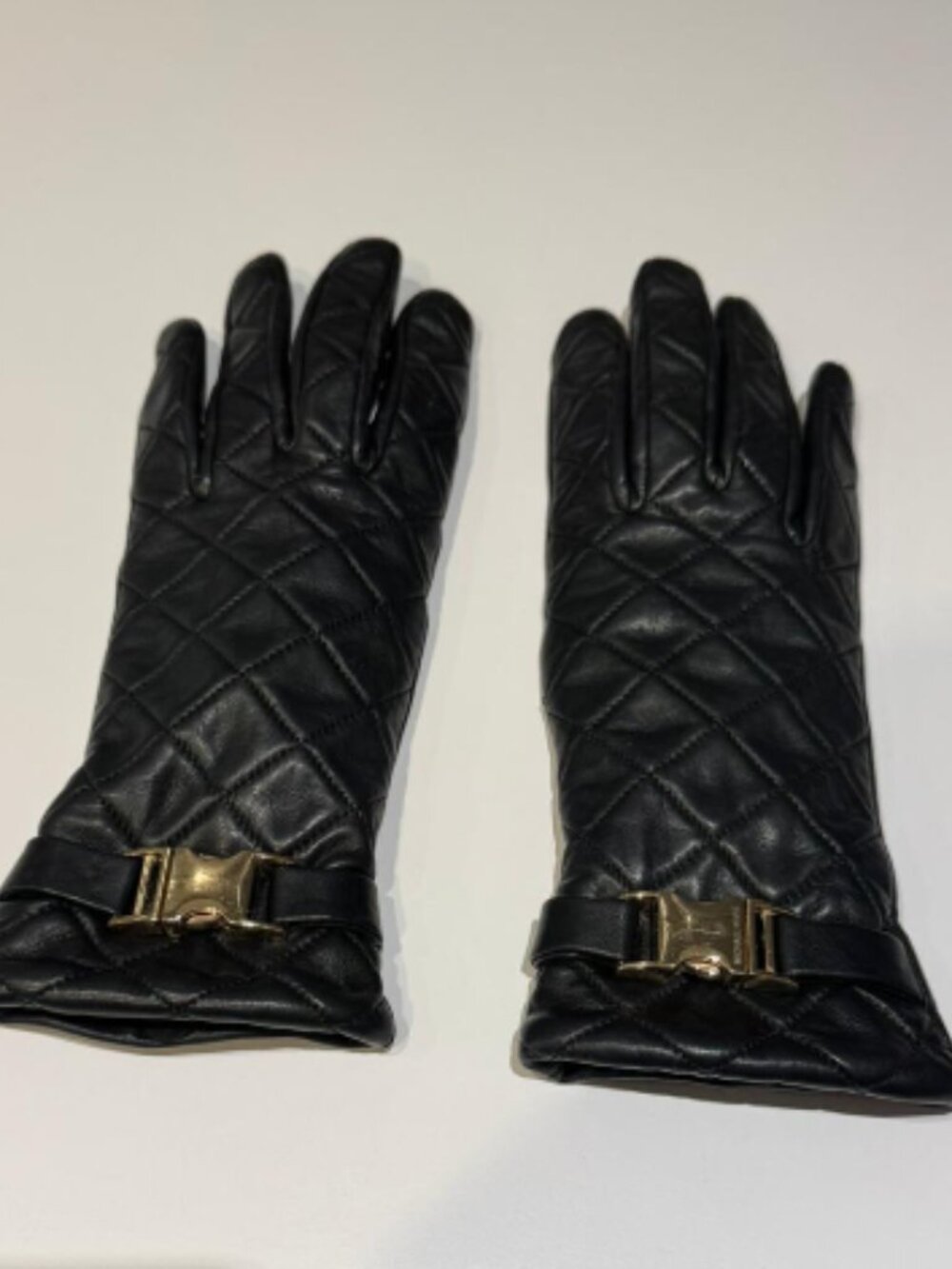 Michael Kors Black Leather Quilted Gloves Size Small